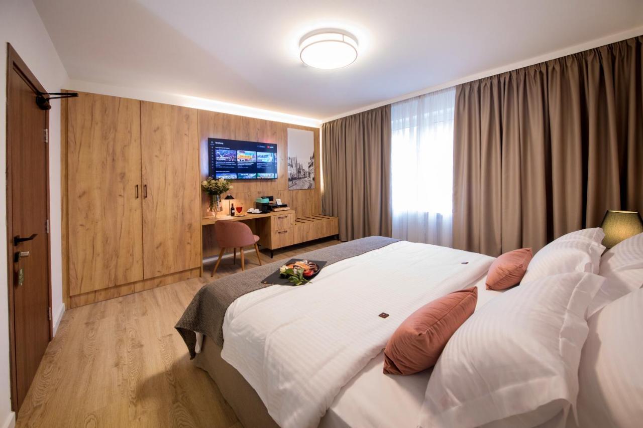 Gaestehaus Zum Roten Hahn Lüneburg Eksteriør billede